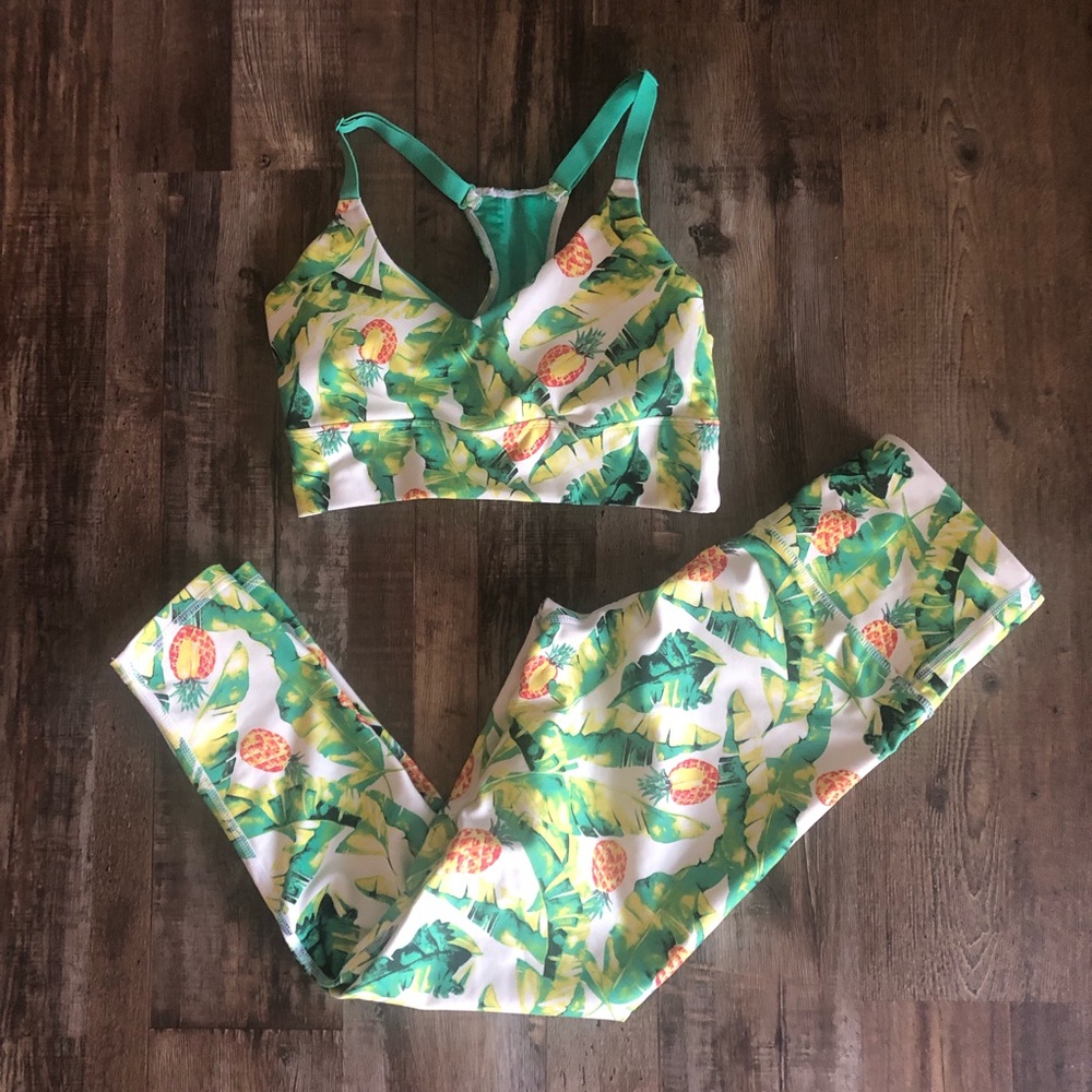 2pc Wildfox Sweat Bra/Leggings Medium Pineapple